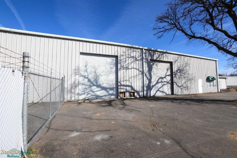 20250 Skypark Dr, Redding, CA 96002